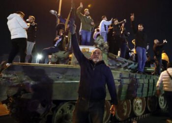 Syrie : la chute du régime Assad célébrée dans les rues de Damas