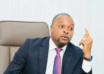 Prolifération des sociétés d’eau minérale en Guinée : Aboubacar Camara annonce des mesures strictes