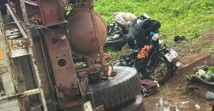 Accident mortel à Bangouyah, dans Kindia : un camion benne percute deux motos, un mort et plusieurs blessés enregistrés