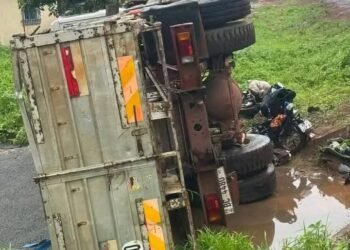 Accident mortel à Bangouyah, dans Kindia : un camion benne percute deux motos, un mort et plusieurs blessés enregistrés