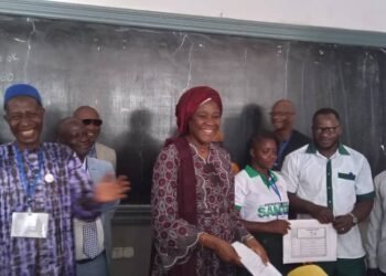 Examens de sortie 2025 : Aminata Kaba appelle à la sérénité et met en avant les efforts pour qualifier l’enseignement technique