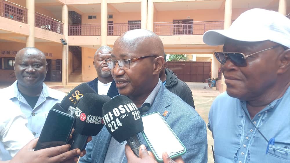 Ratoma : Plus de 23 000 candidats, dont 12 000 filles, affrontent les épreuves du BEPC 2025