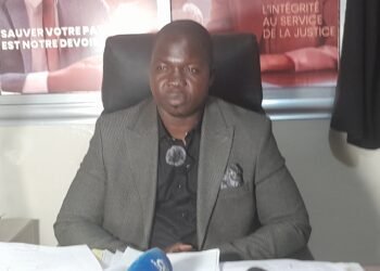 Maître David Béavogui, avocat au barreau de Guinée, a animé un point de presse dans la soirée du vendredi 13 juin 2025 à son cabinet situé à Dixinn Terrasse, dans la commune de Dixinn.