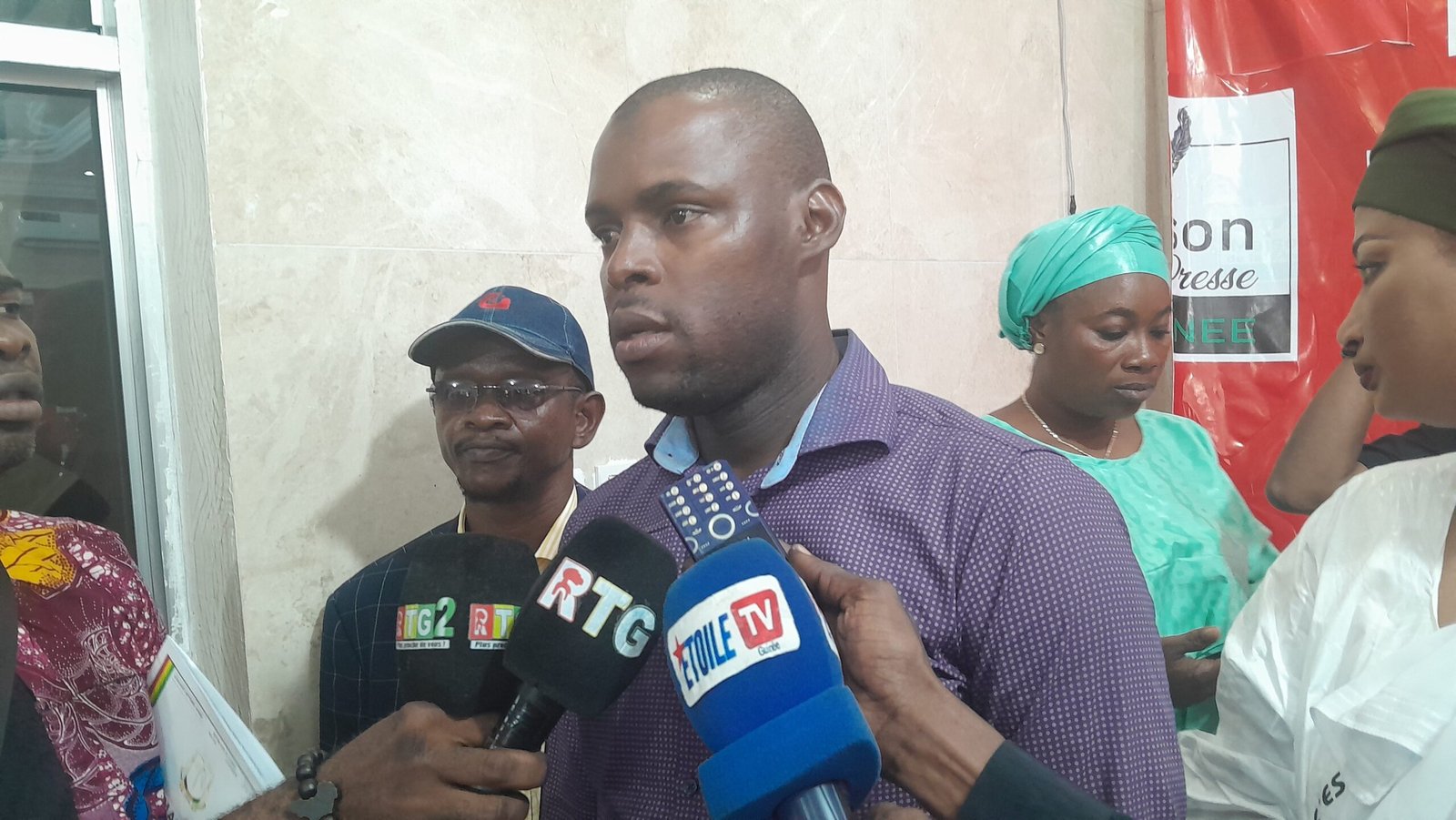 Venue de Belgique, Madame Aminata Hady Diallo a lancé officiellement le Mouvement “Doumbouya Nan Nöma” pour soutenir la candidature du Général Mamadi Doumbouya et appeler au vote “OUI” lors du référendum constitutionnel du 21 septembre 2025.