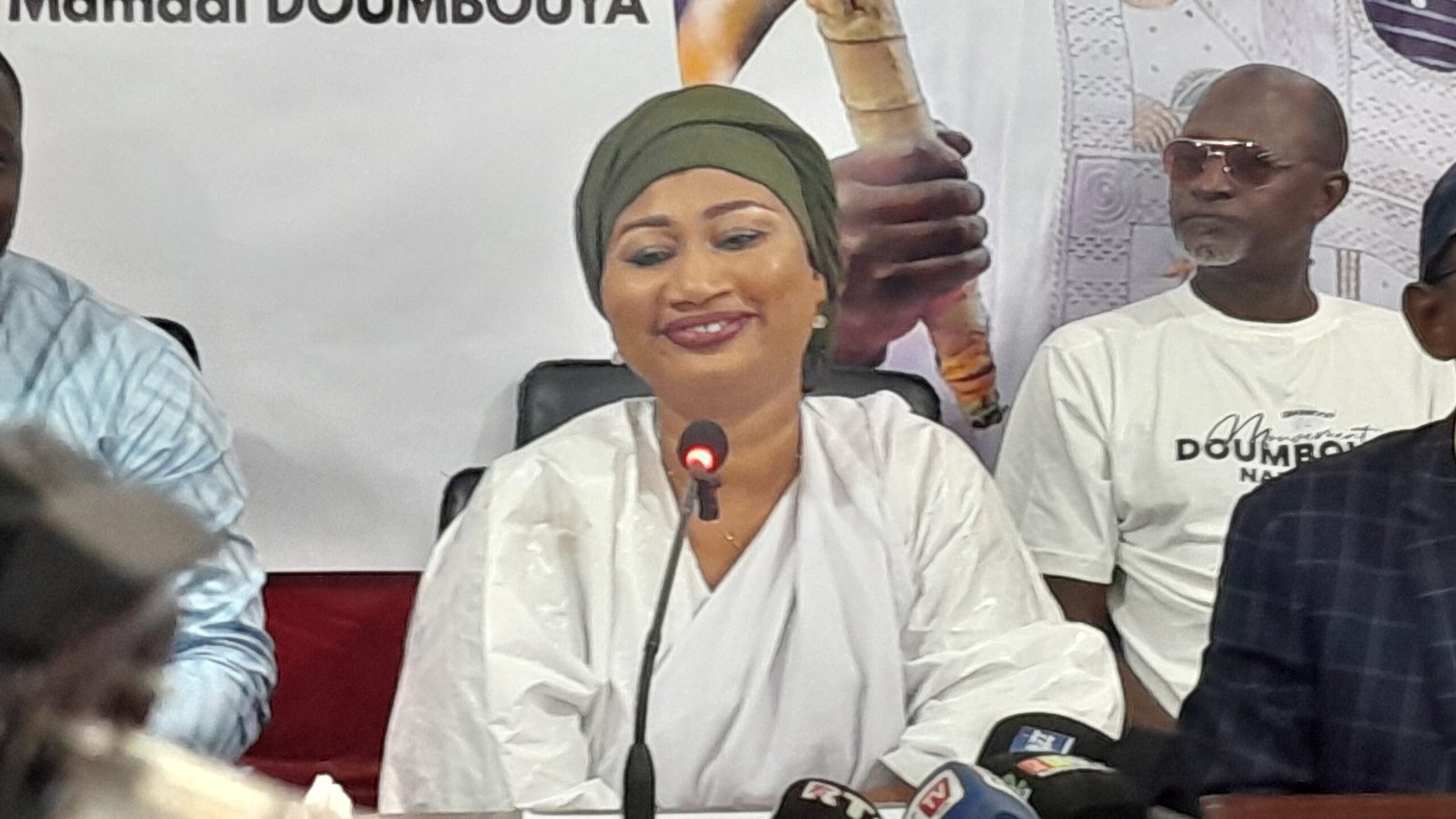 Venue de Belgique, Madame Aminata Hady Diallo a lancé officiellement le Mouvement “Doumbouya Nan Nöma” pour soutenir la candidature du Général Mamadi Doumbouya et appeler au vote “OUI” lors du référendum constitutionnel du 21 septembre 2025.