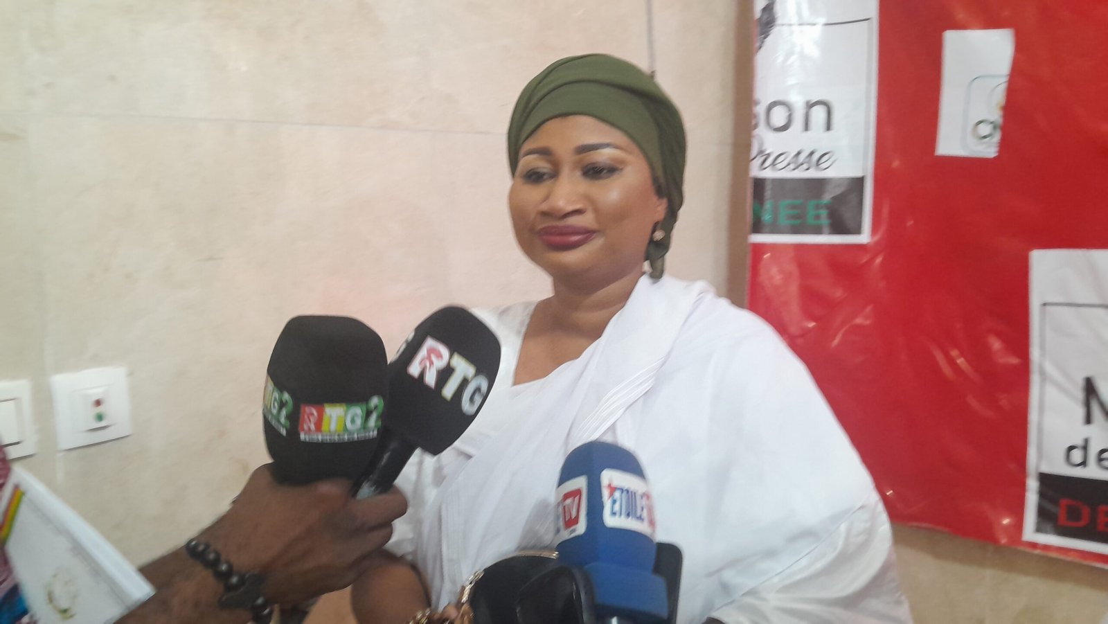 Venue de Belgique, Madame Aminata Hady Diallo a lancé officiellement le Mouvement “Doumbouya Nan Nöma” pour soutenir la candidature du Général Mamadi Doumbouya et appeler au vote “OUI” lors du référendum constitutionnel du 21 septembre 2025.