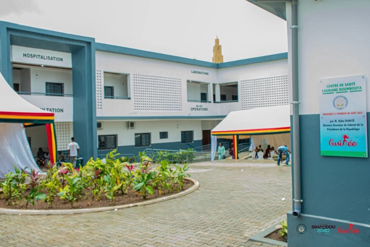 Sonfonia, Centre de Santé Lauriane Doumbouya, Première dame Guinée, Mamadi Doumbouya, santé en Guinée, infrastructure sanitaire Conakry, Budget National de Développement, Simandou 2040.
