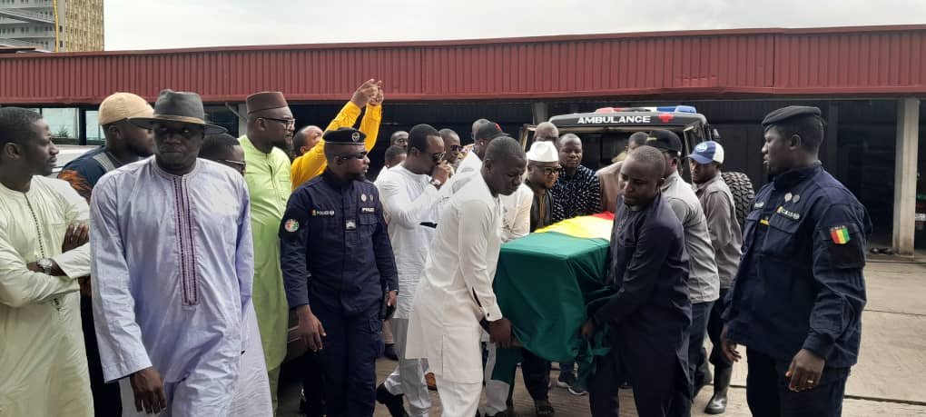 https://regardguinee.org/hommage-au-dga-de-lanssi-ibrahim-khalil-keira-etait-un-cadre-brillant-un-esprit-vif-une-ame-profondement-humaine-temoigne-rose-pola-pricemou/