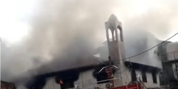 Sangoyah (Matoto) : Incendie en cours dans une mosquée