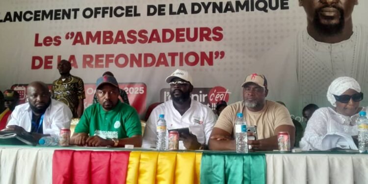 Présidentielle du 28 décembre : les “Ambassadeurs de la Refondation” dirigés par Lansana Diawara appellent à la candidature du Général Mamadi Doumbouya