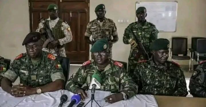 Guinée-Bissau : la junte militaire ferme les frontières et suspend le processus électoral