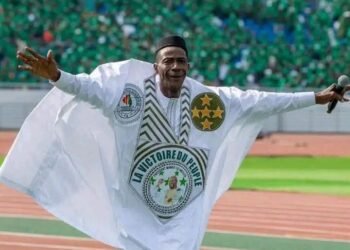Culture : le chanteur Fodé Baro annonce son départ de la Guinée