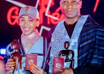 Guinée : Jonathan Majors et Meagan Good obtiennent la nationalité et un passeport diplomatique guinéen 