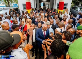 Guinée : Bah Oury accueilli en triomphe à la Primature après sa nomination comme Premier ministre