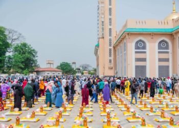 Guinée : l&rsquo;Arabie Saoudite lance la distribution de 8 400 paniers alimentaires destinés aux familles démunies