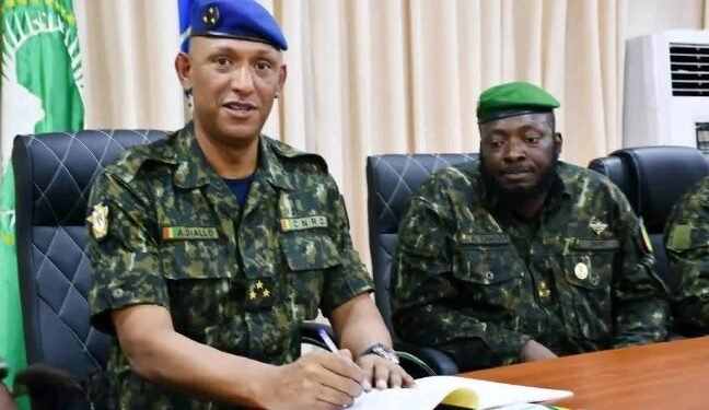 Décret : Amara Camara et Ahmed Mohamed Oury Diallo promus généraux de corps d’armée