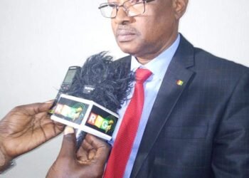 Crise de liquidité en Guinée : l’ex-ministre Roger Patrick Milimono interpelle le Président dans une lettre ouverte