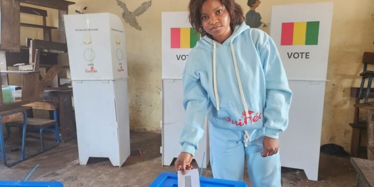 Matoto : le vote se déroule dans le calme au centre Hadj’a M’Hah