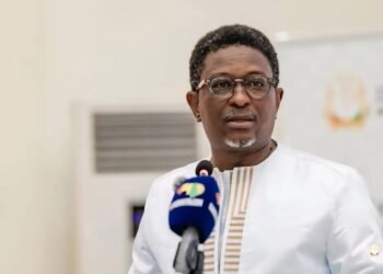 Éducation : Alpha Bacar Barry lance le projet de 100 écoles modernes type Barry Diawadou à travers le pays