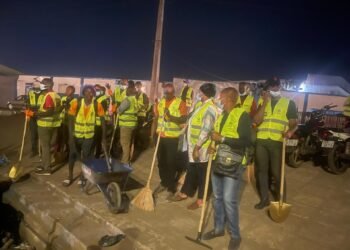 Salubrité publique : Aboubacar Camara lance officiellement l’opération de nettoyage et de désobstruction des caniveaux à Conakry