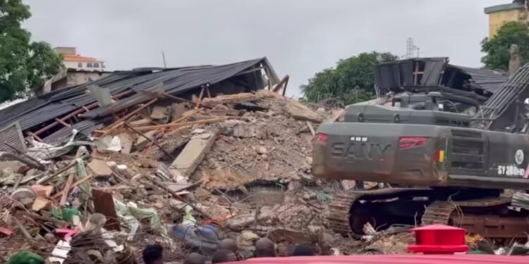 Dixinn : au moins 5 morts et 9 blessés dans l’effondrement d’un immeuble R+5 à Hafia 1