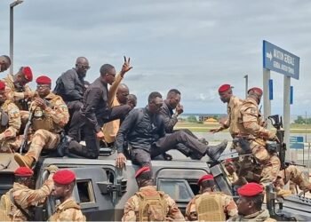 Guinée : le président Mamadi Doumbouya regagne Conakry après son séjour en Grèce