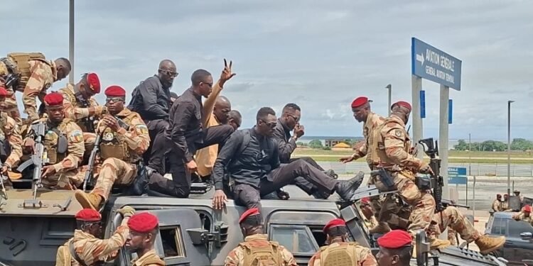 Guinée : le président Mamadi Doumbouya regagne Conakry après son séjour en Grèce