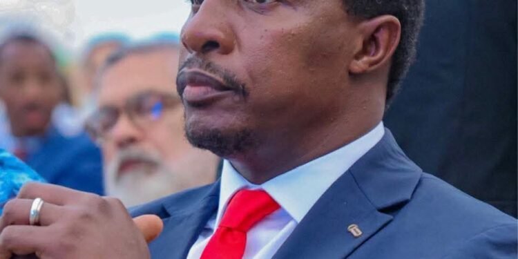 Décret : Thierno Mamadou Bah conseiller personnel du président Mamadi Doumbouya nommé porte-parole adjoint de la présidence 