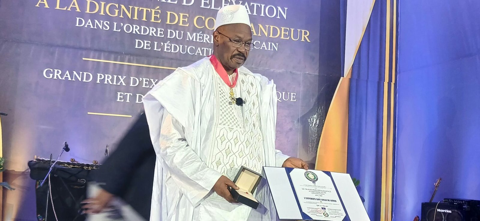 Éducation : Dr Ousmane Kaba distingué Commandeur dans l’Ordre du Mérite Africain
