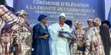 Éducation : Dr Ousmane Kaba distingué Commandeur dans l’Ordre du Mérite Africain