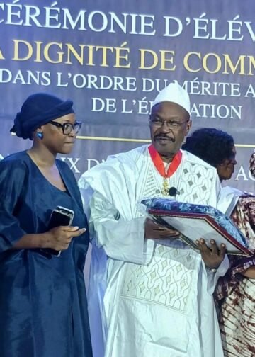 Éducation : Dr Ousmane Kaba distingué Commandeur dans l’Ordre du Mérite Africain