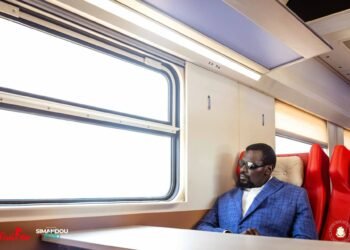 TransGuinéen : Mamadi Doumbouya inaugure le train de voyageurs